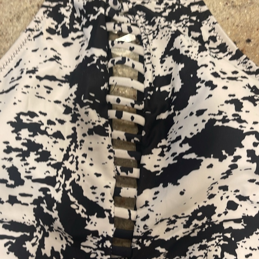 One piece bathing suit - Picture 2 of 5